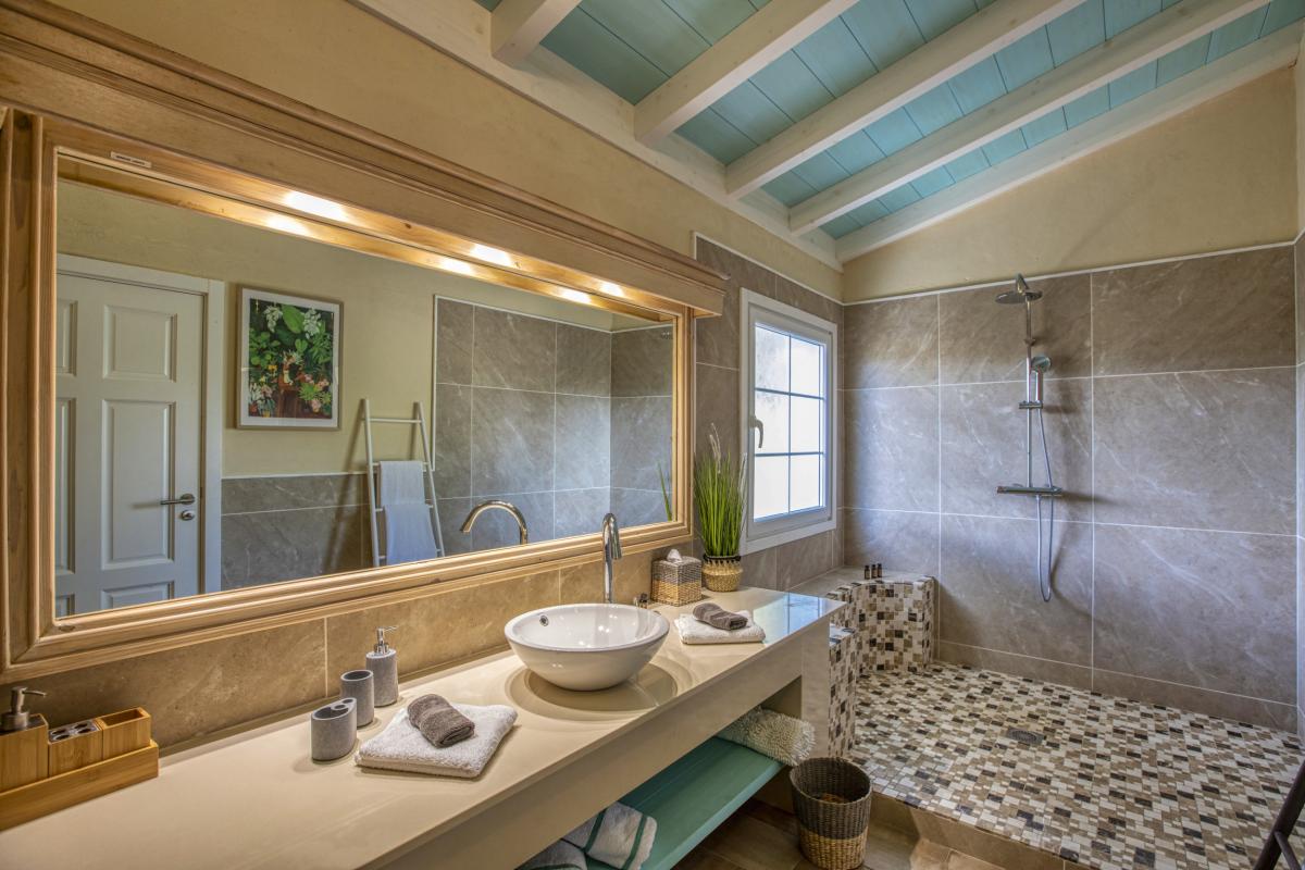 A louer villa 4 chambre Terres Basses Saint Martin_ Salle d'eau - 23